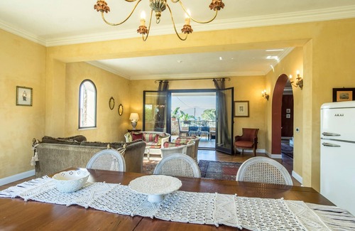 Brucoli House | Enjoy a relaxing vacation in this beautiful semi-detached house with sea view.