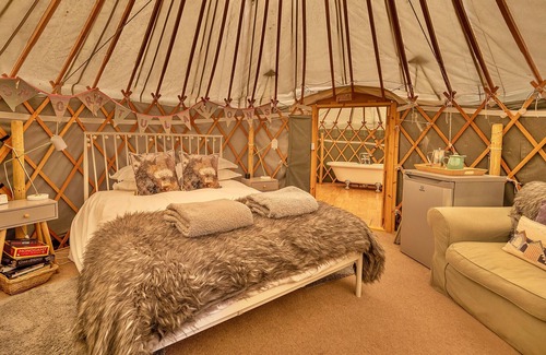 Auchterarder Ski Chalet | Enjoy a romantic getaway for two surrounded in the beautiful nature