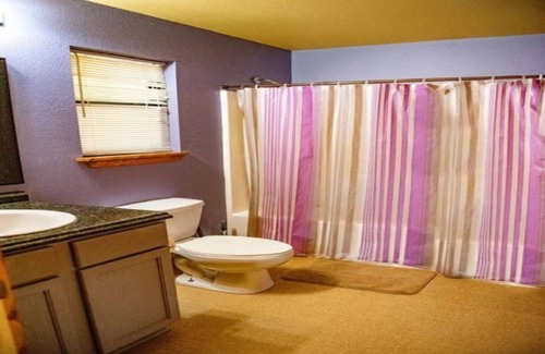 Lindale Cabin | Enjoy a Rustic Retreat Here at the Cedar Loft in East TX!