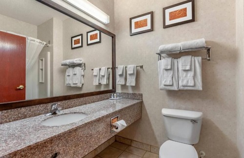 Castle Rock House | Enjoy a spacious suite near Castle Rock attractions!