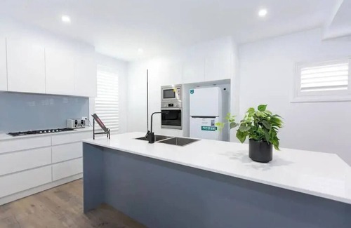 Wagga Wagga Apartment | Enjoy a stylish city escape in this brand new townhouse in the Wagga CBD!