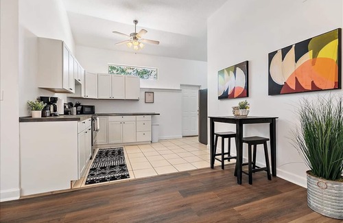 Murray Hill House | Enjoy a stylish experience at this centrally-located place