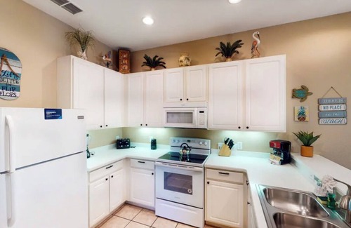 Bahama Bay Condo | Enjoy a taste of the Caribbean in Florida!