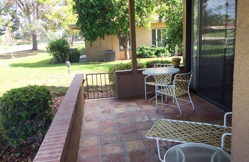Rancho Mirage Condo | Enjoy a true desert oasis. Golf, tennis, clubhouse and pools in gated community