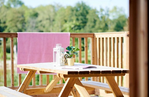 Nieuw Heeten House | Enjoy a unique glamping experience in the Safaricottage XL for 6 people at Vakantiepark de Sallandshoeve, in the heart of nature at the Sallandse Heuvelrug.