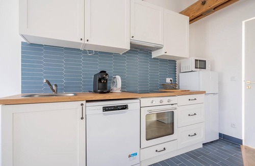 Esbly Apartment | Enjoy a wonderful vacation in this modern vacation apartment.