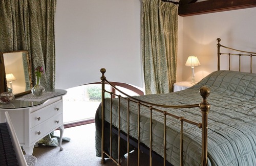 Farlam Cottage | Enjoy a wonderful walk around Talkin Tarn or discover Roman history at Hadrian’s Wall.