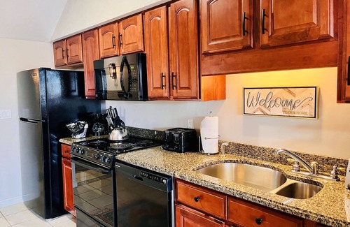 Bartlett House | Enjoy Amazing Views @ 1BR Chateâu w/1 King + Sofa