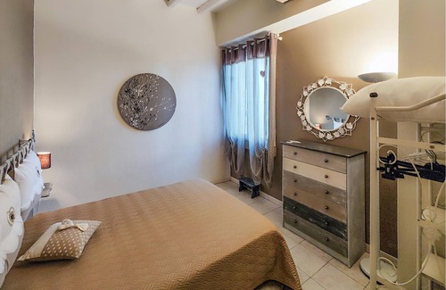 Nissan-lez-Enserune House | Enjoy an unforgettable vacation in this inviting vacation home with pool access!