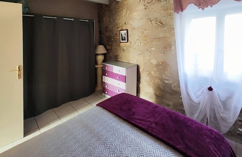 Nissan-lez-Enserune House | Enjoy an unforgettable vacation in this inviting vacation home with pool access!