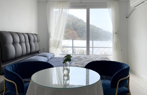 Geoje Bed & Breakfast | Enjoy BARBEQUE with Ocean view!