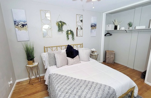 Riverside House | Enjoy Beautiful Cozy 3bd/2br/above ground pool Home in Riverside