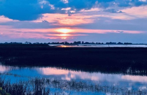 Harsens Island Boat Rental | Enjoy beautiful Harsens Island on your own private yacht.