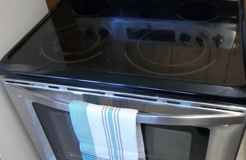 Frontenac Cottage | Enjoy Buck Lake with your pets!nn