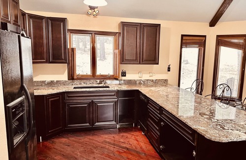 Woodland Park House | Enjoy Colorado with soaring pines, wildlife & 6 seat hot tub.