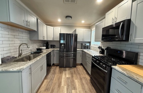 Del Mar House | Enjoy comfort, style, and convenience at Dune'R Thing, a cozy 3 bedroom retreat!