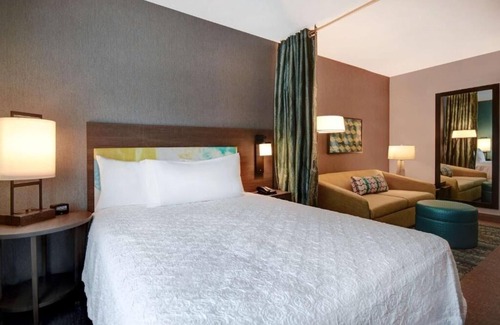 Downtown Tucson Hotel | Enjoy Comfort! Swimming Pool, Kitchen, Free Breakfast, Fitness Center
