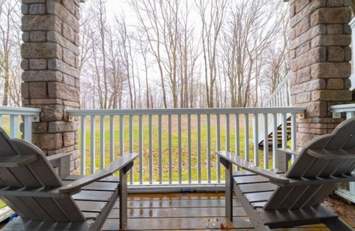 Oro-Medonte Apartment | Enjoy Country Club Living in this Modern, Spacious Suite w/Loads of Amenitiesn