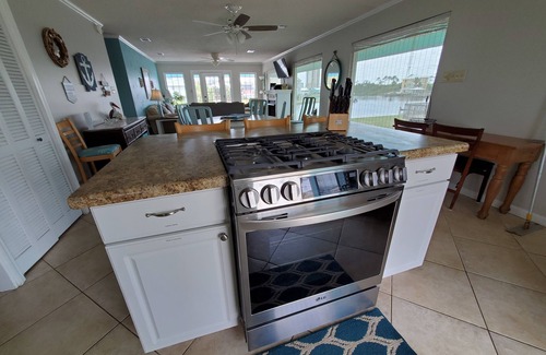 Gulf Shores Cottage | Enjoy easy Beach access from "Bonnie Dune" our cottage on Little Lagoon!