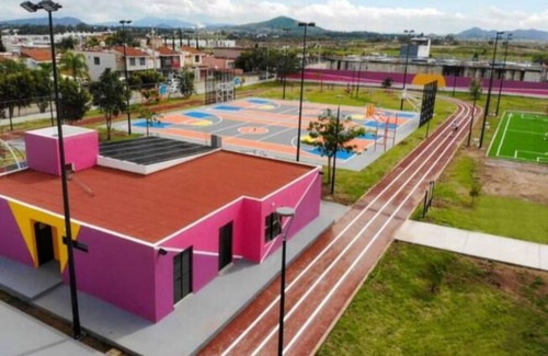 Zapopan House | Enjoy family and work with peace of mind