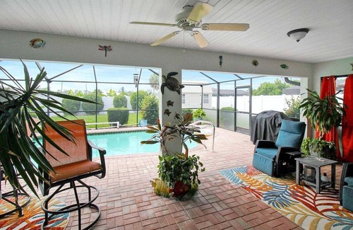 Englewood East House | Enjoy family fun in this 2/2 Englewood pool home - Avalon