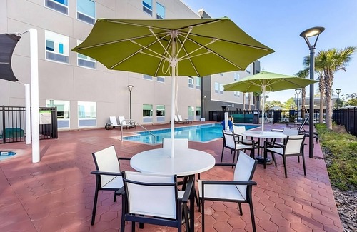 Florida Central Atlantic Coast Hotel | Enjoy Free Breakfast! Otdoor Pool, Pets Allowed, Free Parking