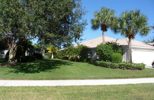 Hobe Sound House | Enjoy Golf and Tennis in a Pet friendly home in gated Lost Lake Village