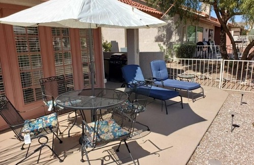 Casas Adobes House | Enjoy Golf Course & Catalina Mountain Views from this Remodeled Desert Oasis