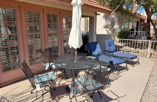 Casas Adobes House | Enjoy Golf Course & Catalina Mountain Views from this Remodeled Desert Oasis