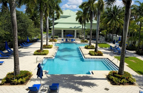 Doral Condo | Enjoy Golfing, Shopping, Dining – HUGE King Studio