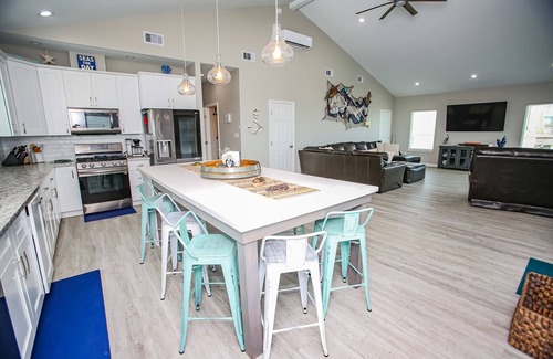 Cedar Lane House | Enjoy Gulf Views on the ICW with Great fishing!