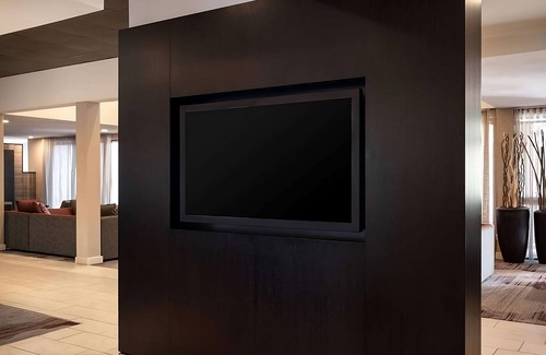 Camelback East Hotel | Enjoy in Phoenix, Pets are Allowed, Free Parking, with Pool, Near Colter Park!