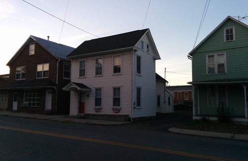 Gettysburg House | Enjoy In Town Convenience, 10 Minute Walk From Lincoln Square