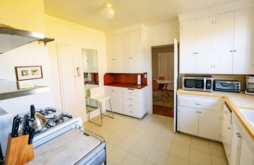 West Beach Apartment | Enjoy indoor-outdoor living, a full kitchen and walk to beach and state st.