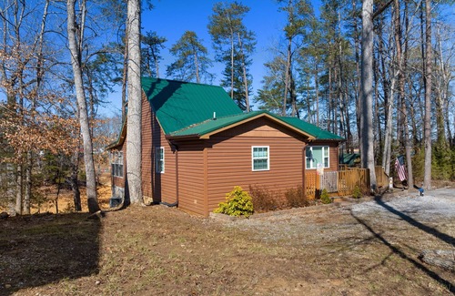 Dandridge House | Enjoy Lakeside Living with Our amazing lake house