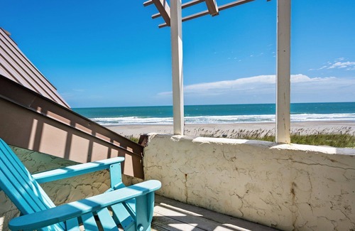 Debordieu Colony Villa | Enjoy listening to the sound of the crashing waves and bird watching