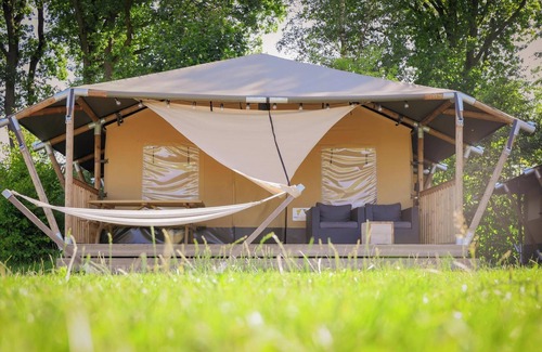 Nieuw Heeten House | Enjoy luxury glamping in the Safaritcottage at Vakantiepark de Sallandshoeve: perfect for a comfortable holiday in the nature of the Veluwe.