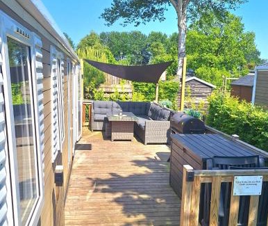 Lauwersoog Ski Chalet | EnJoy Natur, See und Meer Chalet Lauwersoog- 1-6 Pers- 3 Schlafzimmer, 2 Badezimmer