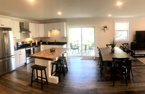 Middletown House | Enjoy Newport & Our Beaches In A Modern, Open Concept Home - Fits 12 Comfortably