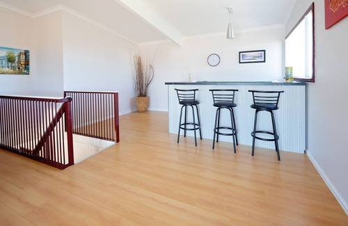 Leeman House | Enjoy ocean Views and fishing.