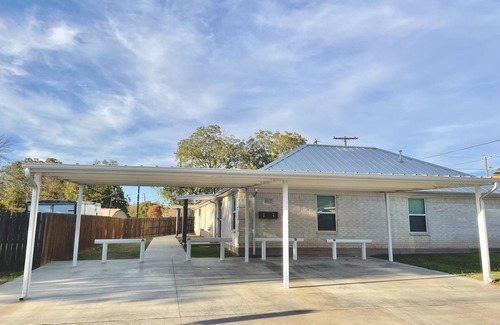 Wichita Falls House | Enjoy our cozy yet modern townhome! 50 amp EV plug in!