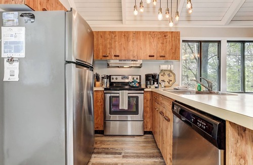 Big Canoe House | Enjoy peace and quiet in Big Canoe! - Castaway Cottage