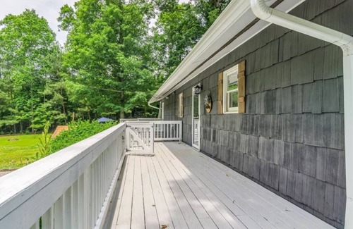 Macon House | Enjoy peaceful lake life at the Cozy Lake Gaston Estates Cottage!