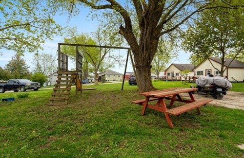 Otonabee-South Monaghan Cabin | Enjoy, Relax at Rice Lakes!