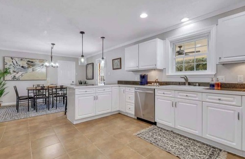 Pooler House | Enjoy Savannah 4BR w/King Bed