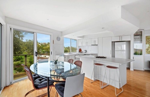 Forresters Beach House | Enjoy Seabreezing Deck with Sunrise & Sunset