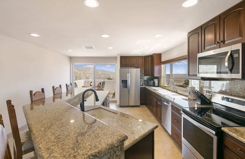 Thousand Palms House | Enjoy Spectacular 360 Views while creating unforgettable memories after Golfing
