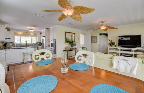 Big Pine Key House | Enjoy sunrises at this cozy canal front home !