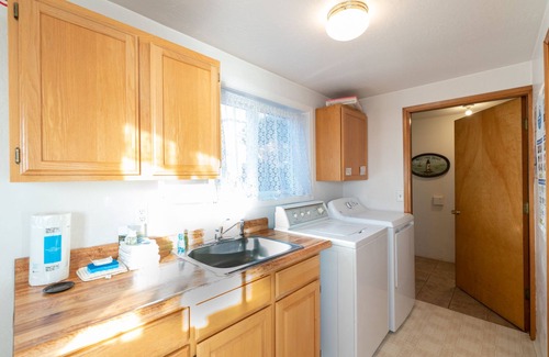Depoe Bay House | Enjoy sweeping views from this oceanfront pet friendly home in Depoe Bay!