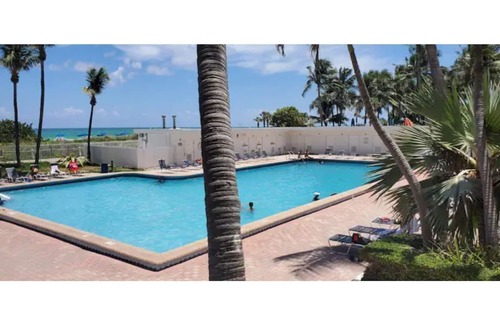 Mid Beach Apartment | Enjoy the Beach and Miami Lifestyle, Ocean font Studio